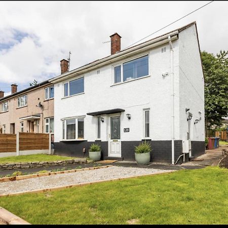 Come & Unwind In Charming 5 Bed House In Blackburn Blackburn  Exterior photo