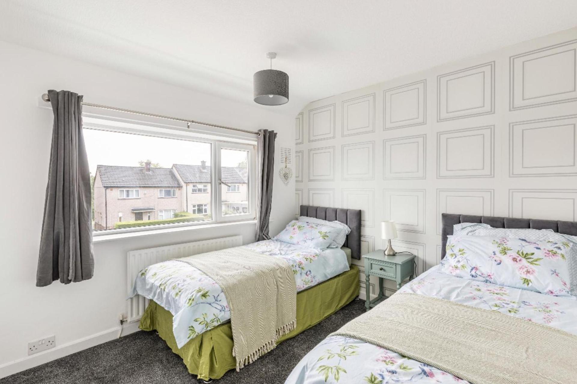 Come & Unwind In Charming 5 Bed House In Blackburn Blackburn  Exterior photo